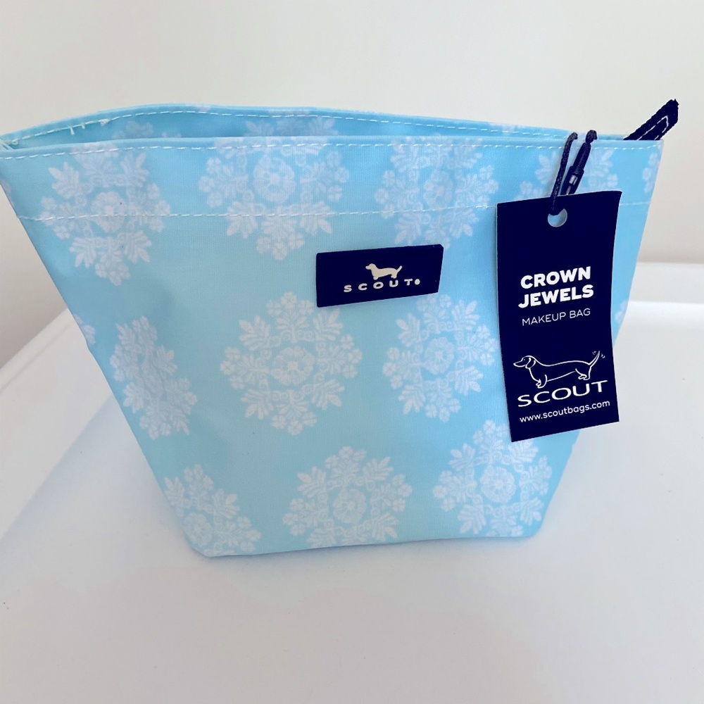Scout Pouch Water Resistant ‘Snow Matter What’ NWT!